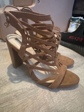Jennifer Lopez heels